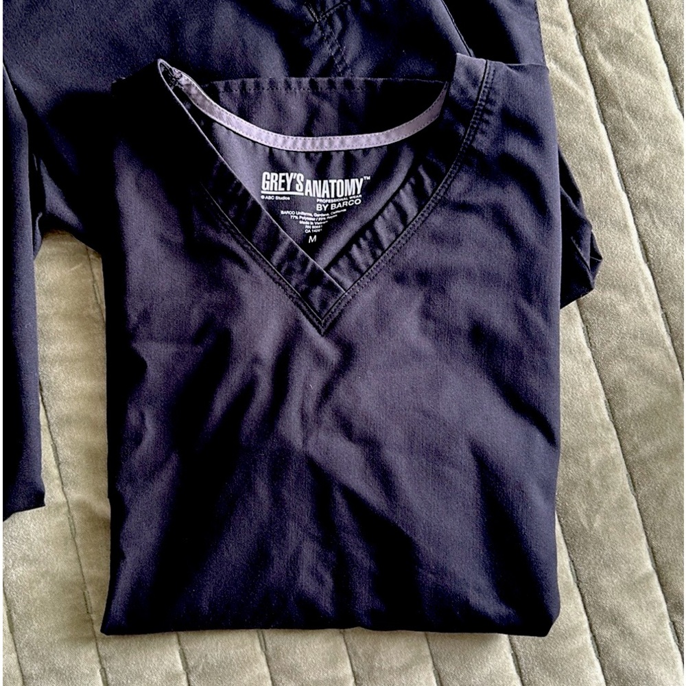 Grey’s Anatomy by BARCO black scrub set.